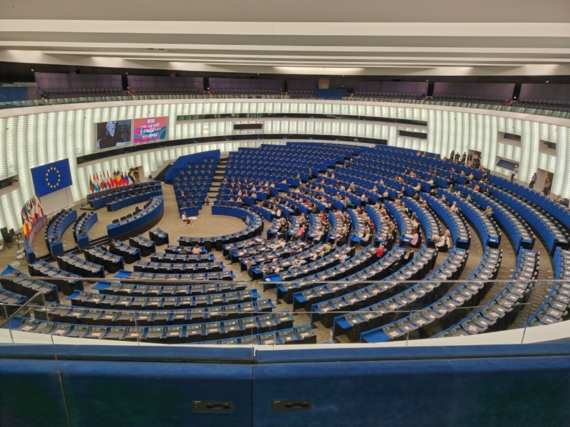 parl26b.jpg